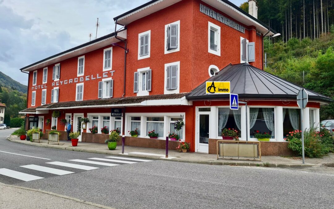 Façade de l’ancien hôtel Reygrobellet à vendre avec AC IMMO